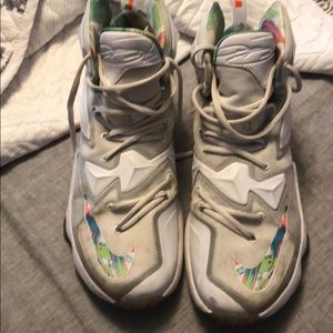 Lebron 13’s size 9.5